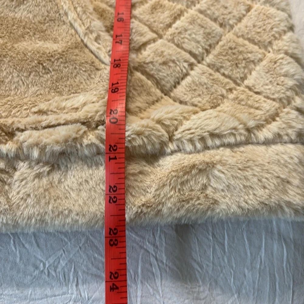 NWT - No Boundaries Tan/Cream Quilted Faux Fur 1/2 Zip Pullover Size L - Picture 10 of 11